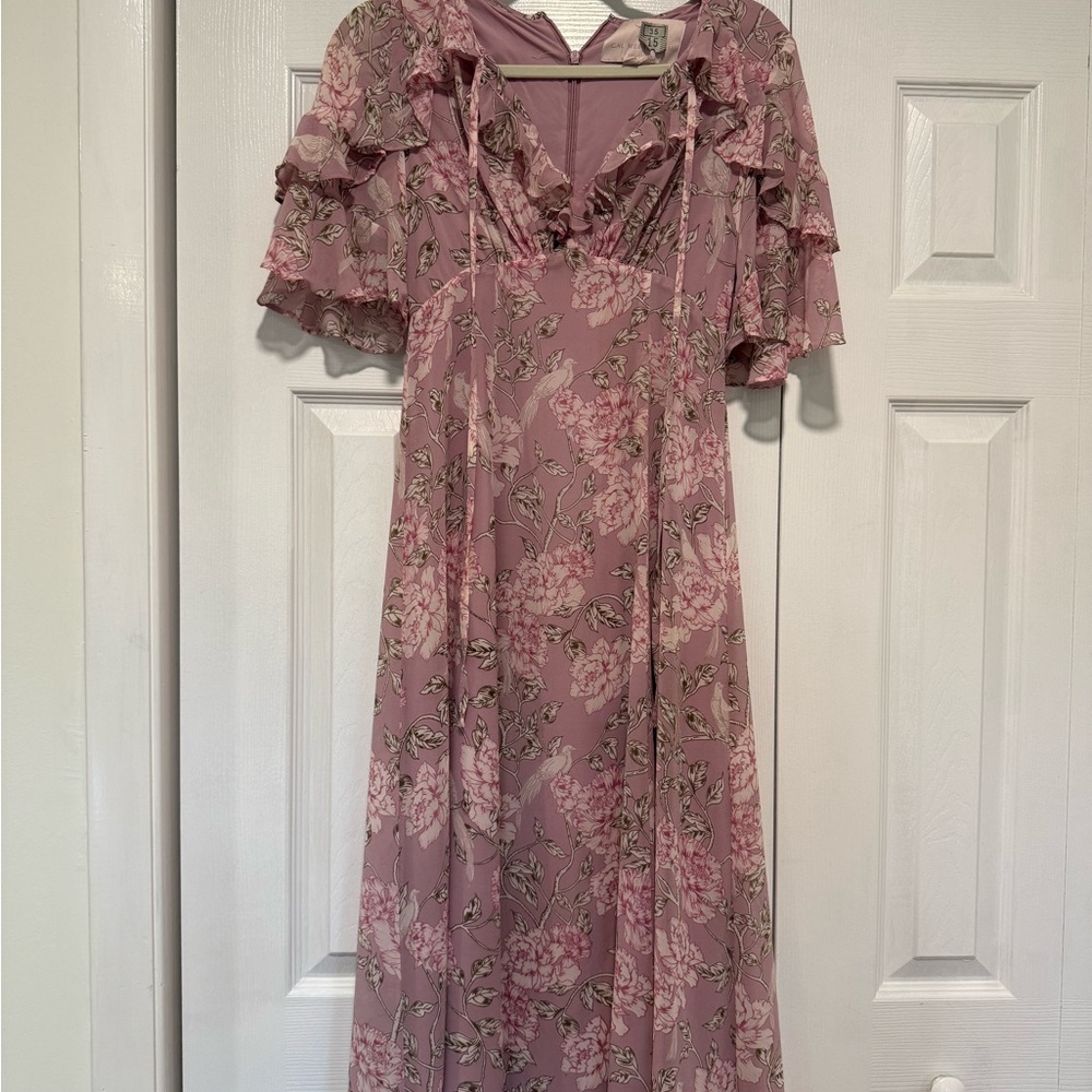 Gal Meets Glam Floral Dress with Ruffle Sleeves